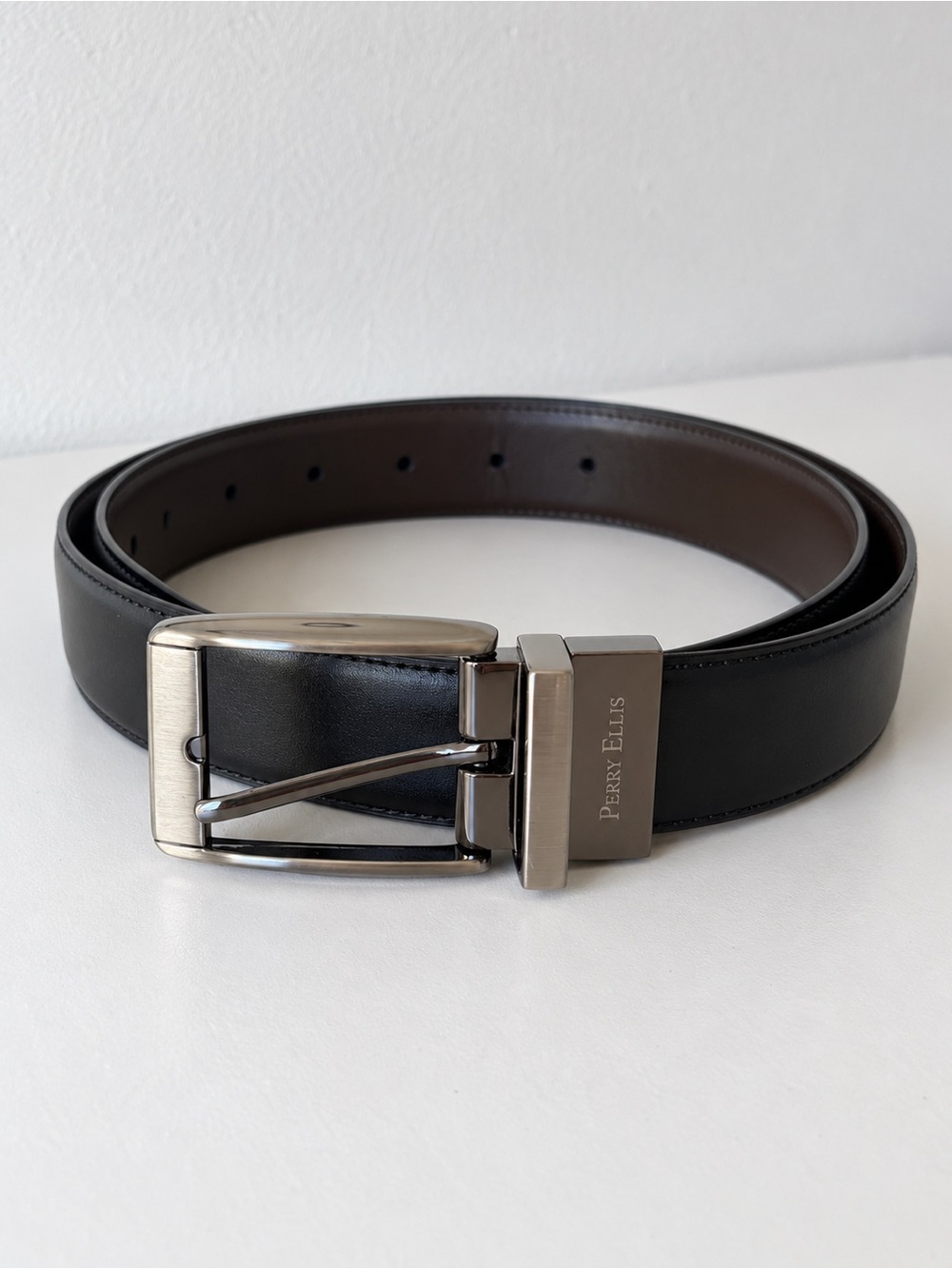 Perry Ellis Black / Dark Brown Reversible Leather Belt – Size 34 / 85